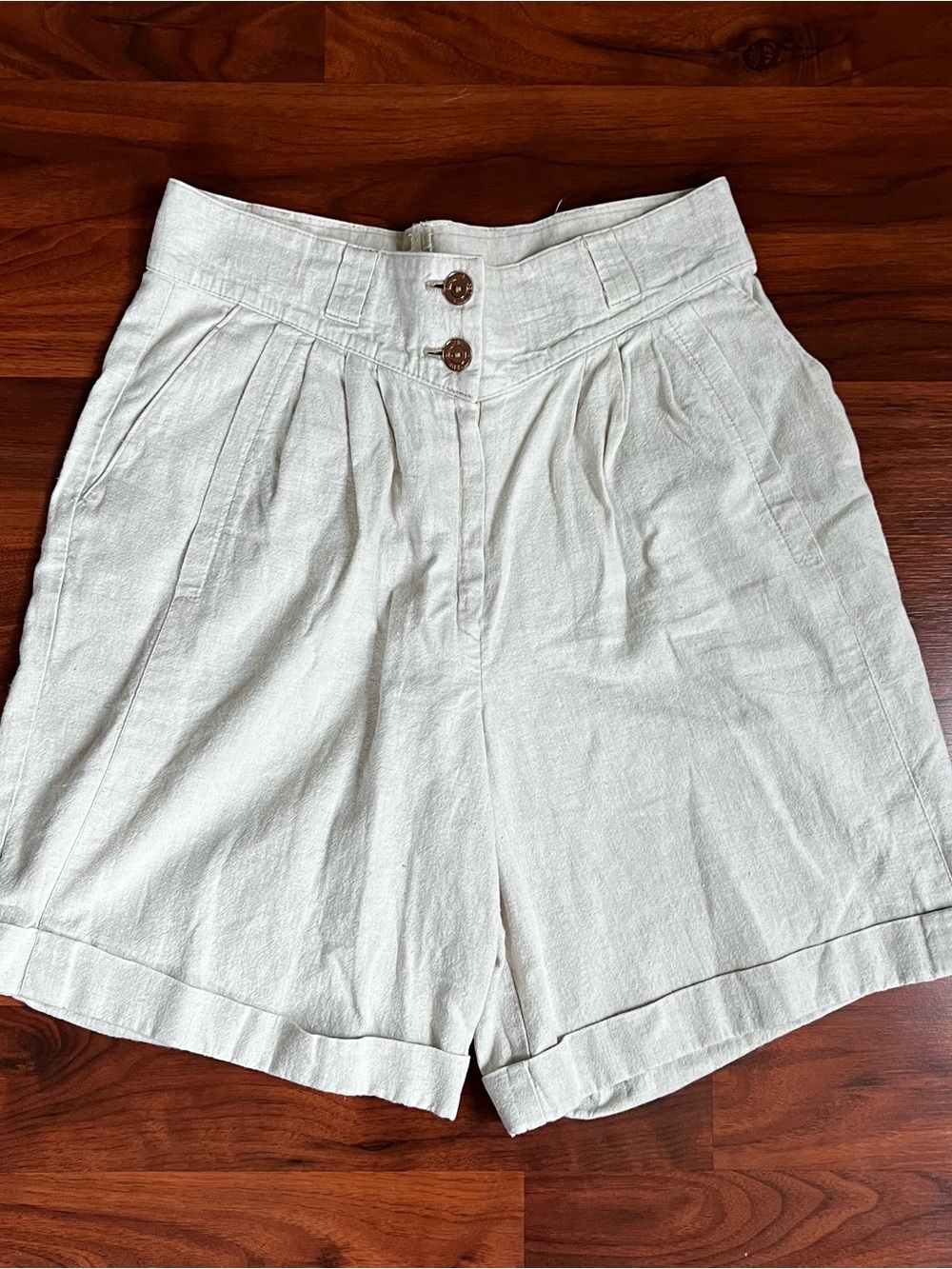 High-Waist Pleated Shorts in Cream Beige